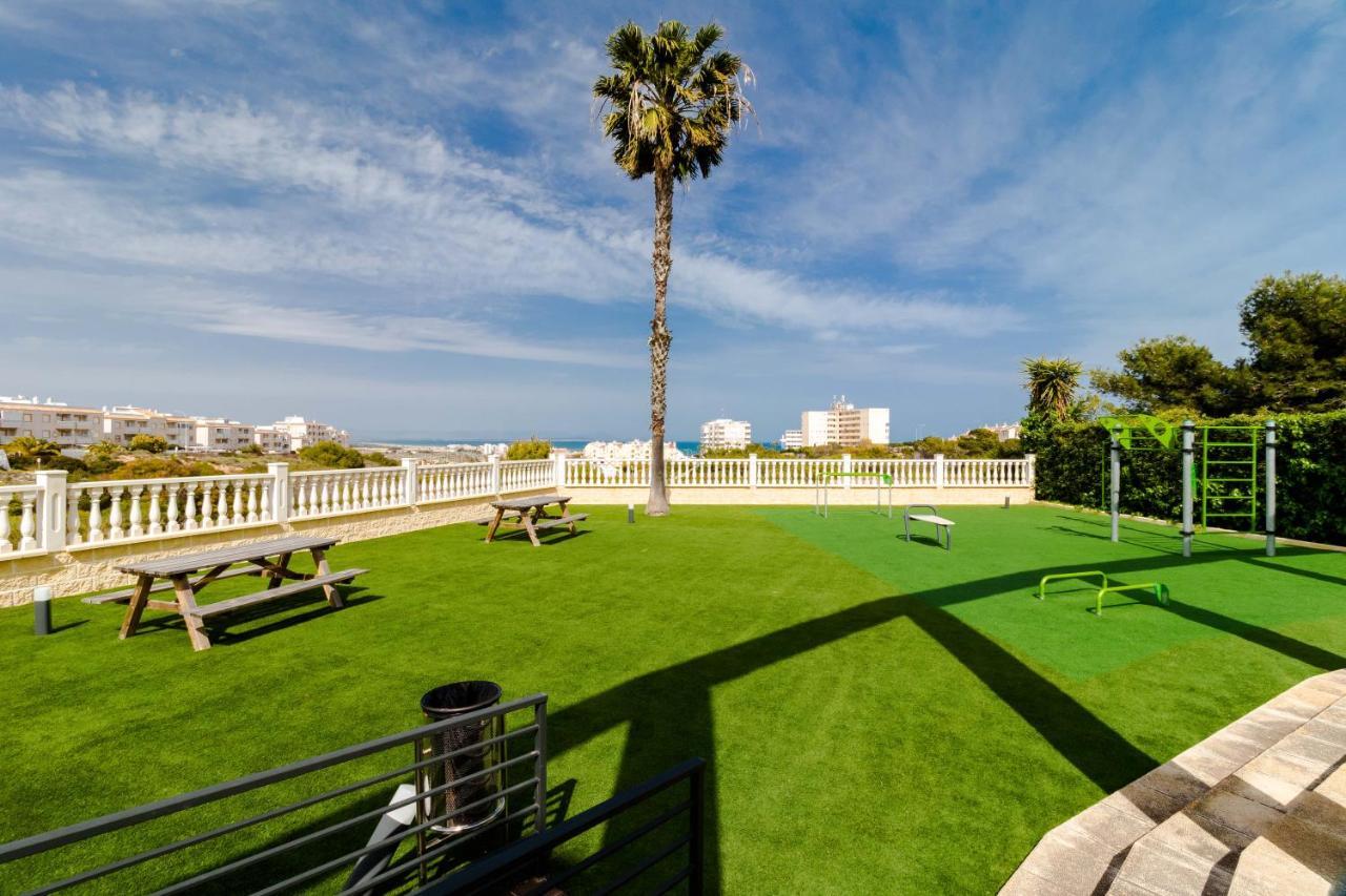 Nice House With Tennis Court,Sports And Playground Torrevieja Exteriör bild