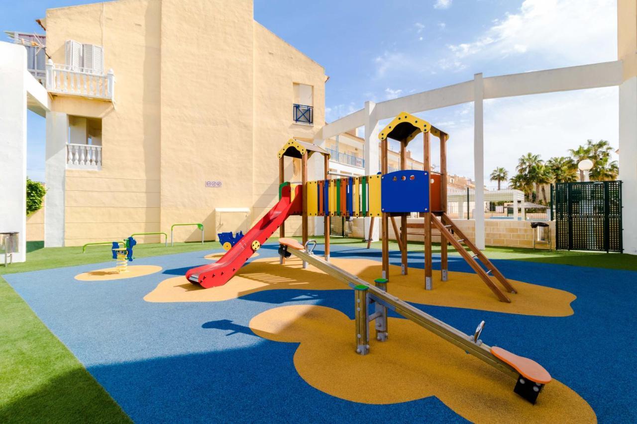 Nice House With Tennis Court,Sports And Playground Torrevieja Exteriör bild