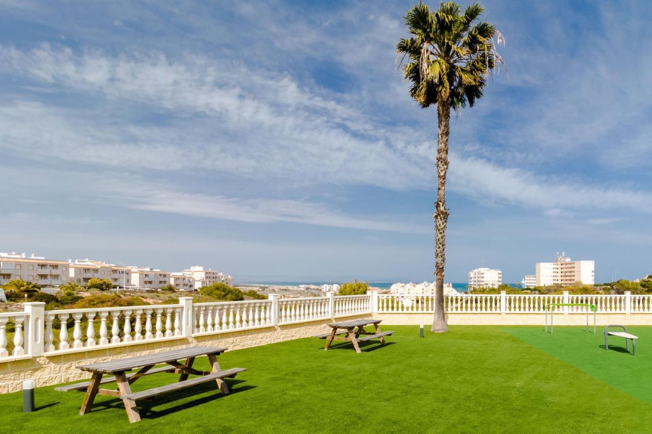 Nice House With Tennis Court,Sports And Playground Torrevieja Exteriör bild